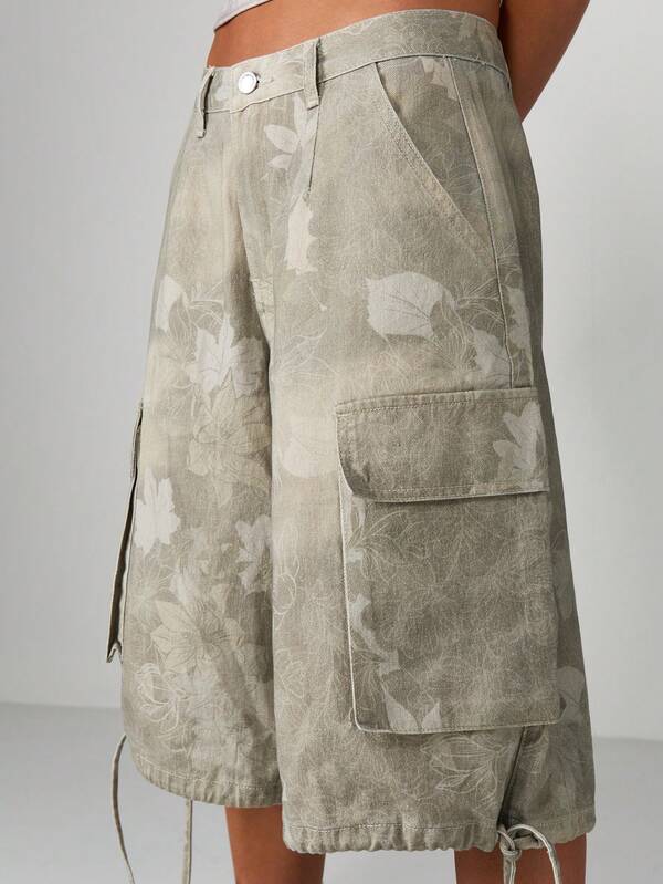 Missguided MISSGUIDED Floral Cargo Bermuda Shorts With Wide Leg