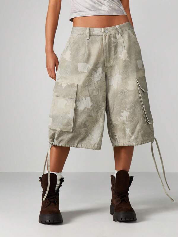 missguided MISSGUIDED Floral Cargo Bermuda Shorts With Wide Leg