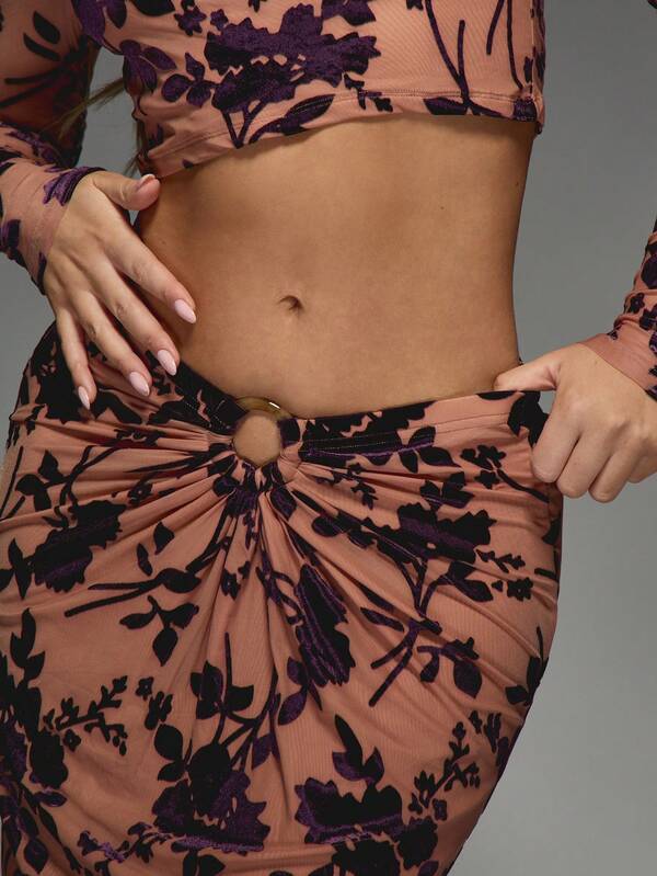 Missguided MISSGUIDED Floral Print Two-Piece Set Skirt Crop Top Ruched Design