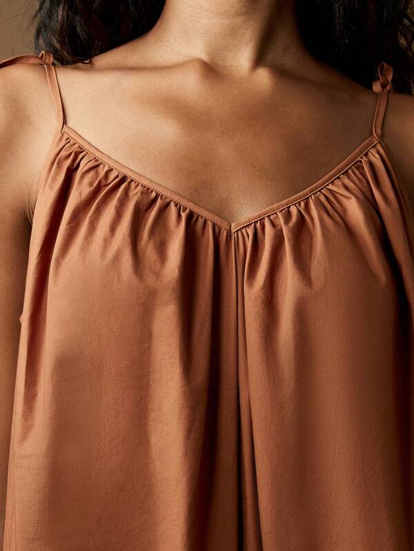 Missguided MISSGUIDED Flowing Empire Waist Maxi Dress With Gathered Neckline