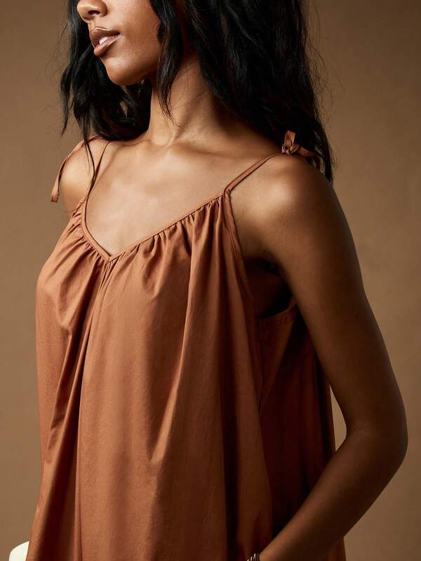 Missguided MISSGUIDED Flowing Empire Waist Maxi Dress With Gathered Neckline