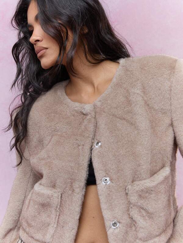 Missguided MISSGUIDED Fluffy Buttoned Long Sleeves Short Jacket With Pockets Winter Wear