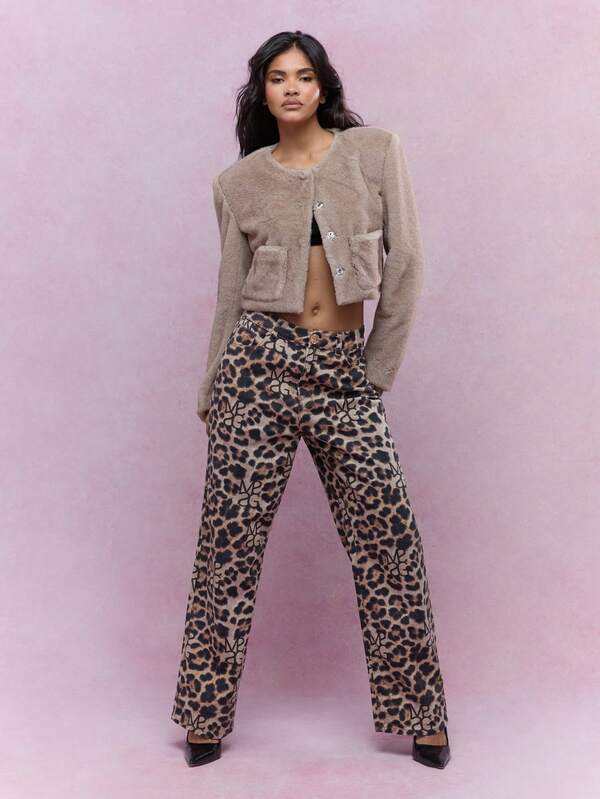 Missguided MISSGUIDED Fluffy Buttoned Long Sleeves Short Jacket With Pockets Winter Wear