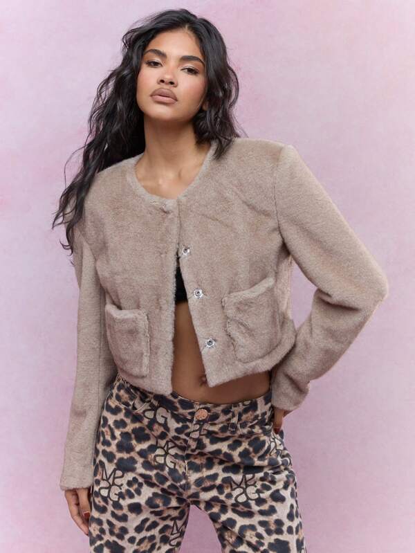 missguided MISSGUIDED Fluffy Buttoned Long Sleeves Short Jacket With Pockets Winter Wear