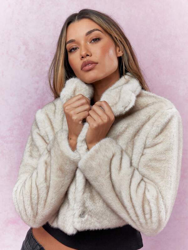 Missguided MISSGUIDED Fluffy Collared Long Sleeves Crop Coat Winter Wear