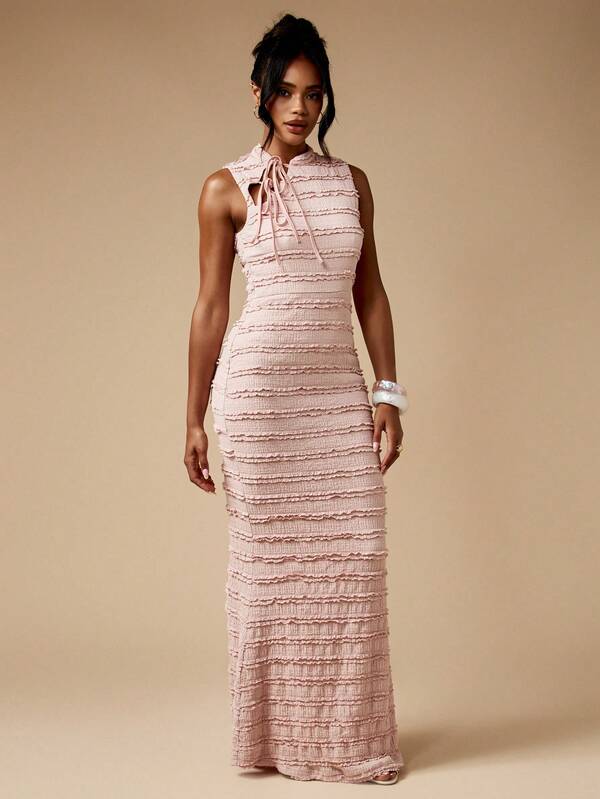 Missguided MISSGUIDED Form Fitting Textured Maxi Dress With Neck Tie Detail