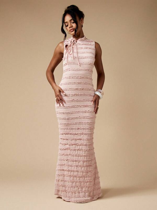 missguided MISSGUIDED Form Fitting Textured Maxi Dress With Neck Tie Detail