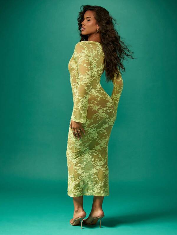 Missguided MISSGUIDED Full Lace Long Sleeve Bodycon Maxi Dress With Keyhole Front Cut-Out