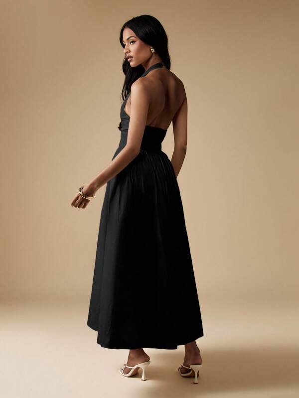 Missguided MISSGUIDED Halter Neck A-Line Full Skirt Dress With Deep V-Neckline