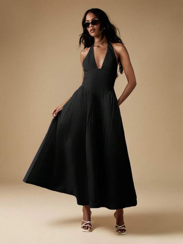 missguided MISSGUIDED Halter Neck A-Line Full Skirt Dress With Deep V-Neckline