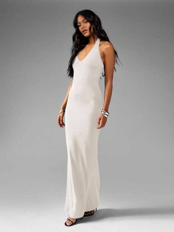 Missguided MISSGUIDED Halter Neck Backless Fitted Elegant Fishtail Maxi Gown