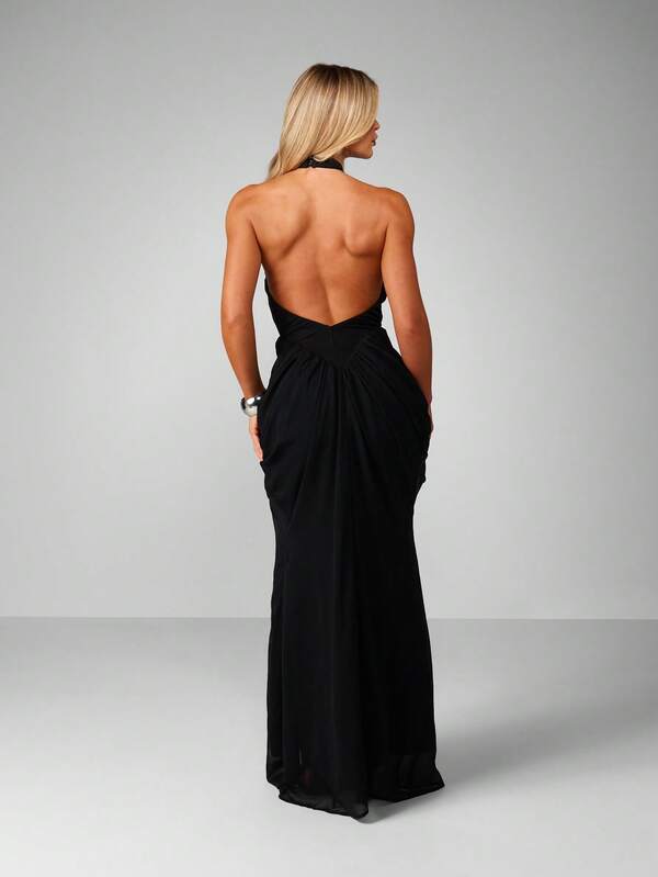 Missguided MISSGUIDED Halter Neck Backless Maxi Dress With Ruched Design