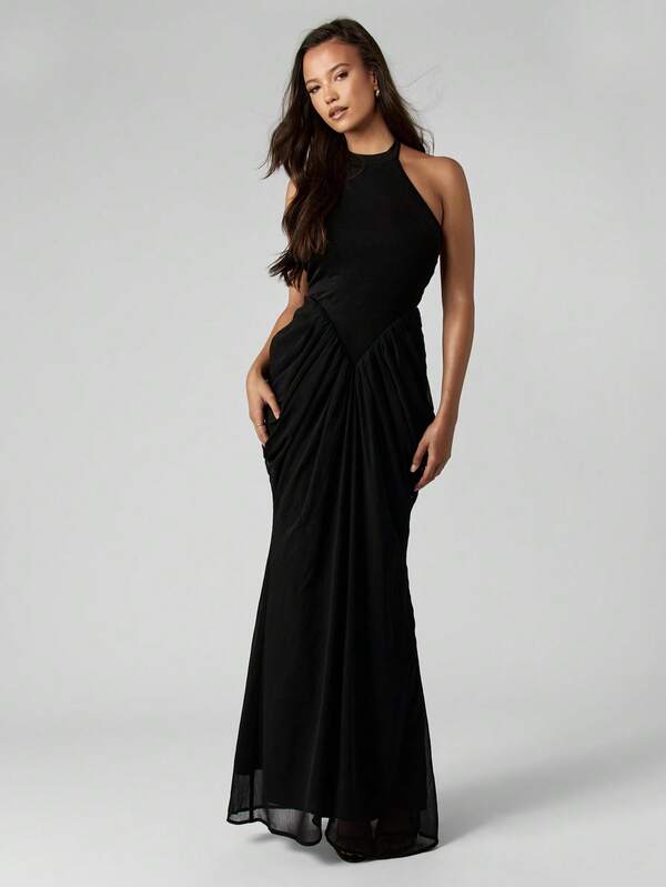 Missguided MISSGUIDED Halter Neck Backless Maxi Dress With Ruched Design