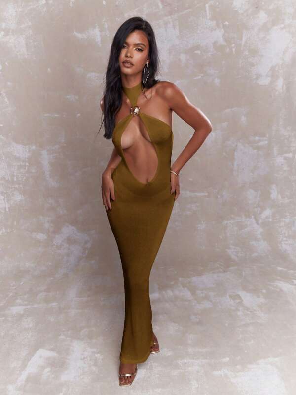 Missguided MISSGUIDED Halter Neck Cut Out Maxi Dress With Ring Detail