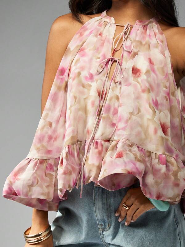 Missguided MISSGUIDED Halter Neck Floral Blouse With Ruffle Hem And Keyhole Tie