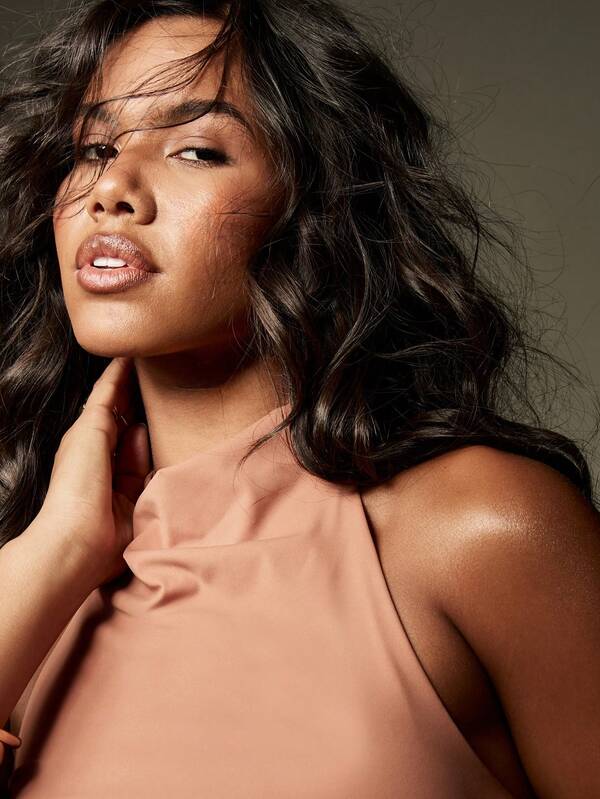 Missguided MISSGUIDED Halter Neck Satin Backless Tie Back Crop Top