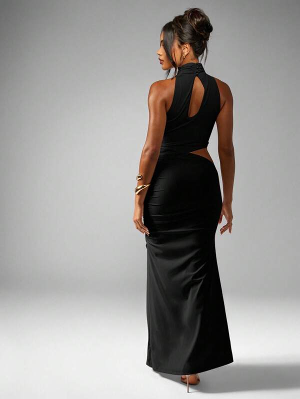 Missguided MISSGUIDED High Neck Sleeveless Maxi Dress With Cut Out