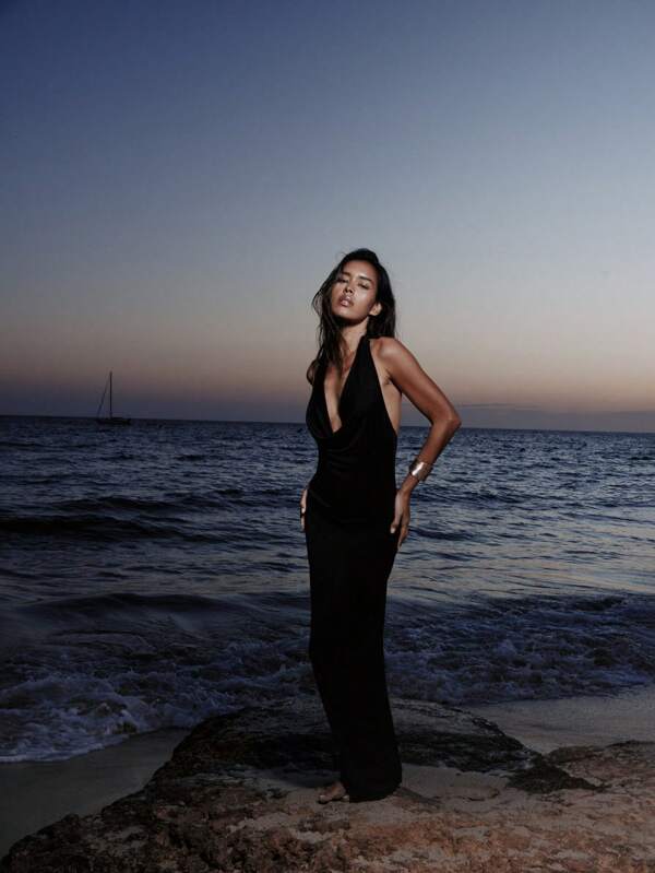 missguided MISSGUIDED Jersey Plunge Cowl Halter Neck Maxi Dress