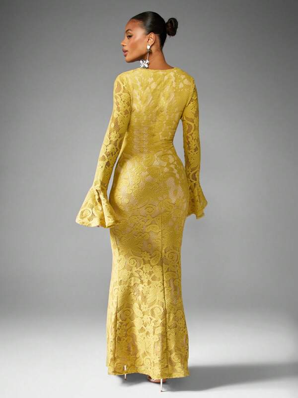 Missguided MISSGUIDED Lace Bell Sleeve Maxi Dress With Cut Out Detail