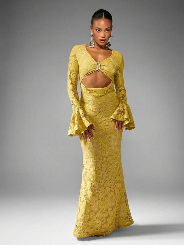 missguided MISSGUIDED Lace Bell Sleeve Maxi Dress With Cut Out Detail