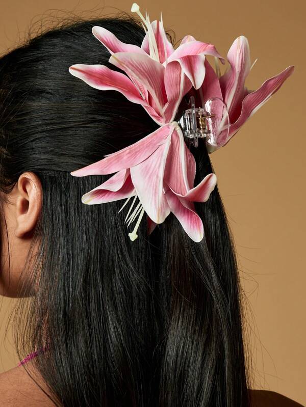 missguided MISSGUIDED Large Lily Flower Hair Clip With Pearl Center