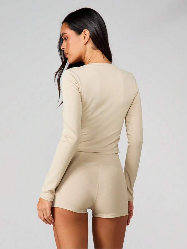 Missguided MISSGUIDED Long Sleeved Crop Top With High Rise Shorts Set