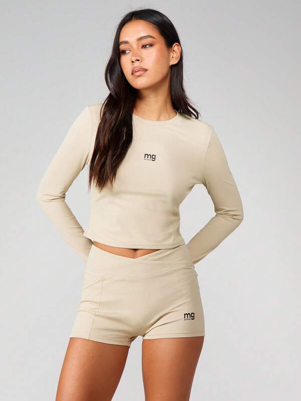 Missguided MISSGUIDED Long Sleeved Crop Top With High Rise Shorts Set