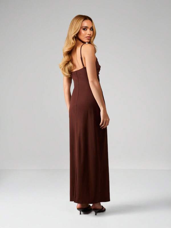 Missguided MISSGUIDED Twist Bust Cutout Maxi Dress