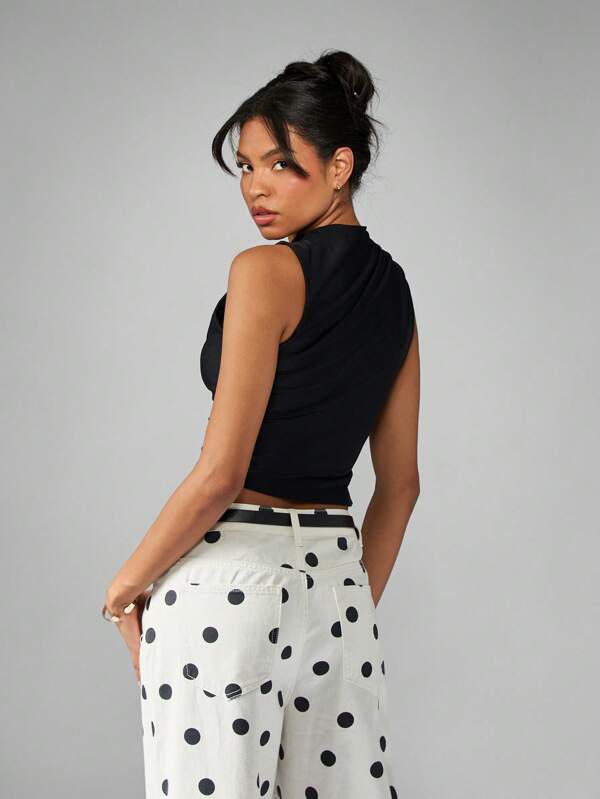 Missguided MISSGUIDED Mock Neck Sleeveless Crop Top With Ruched Design