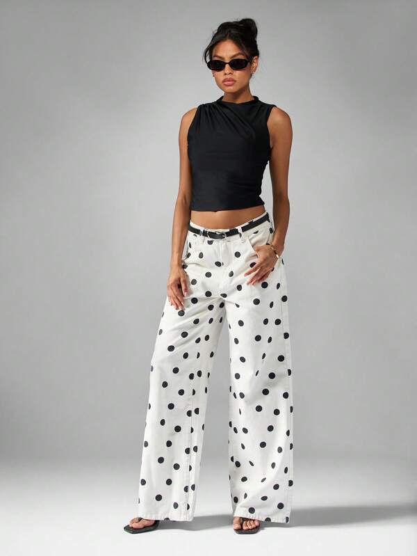 Missguided MISSGUIDED Mock Neck Sleeveless Crop Top With Ruched Design