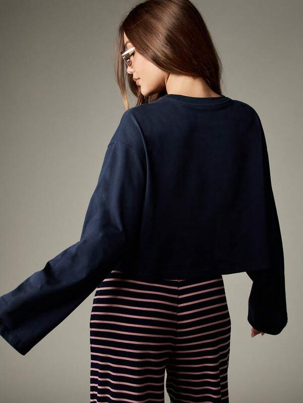 Missguided MISSGUIDED Navy Cropped Sweatshirt With Varsity Text Print