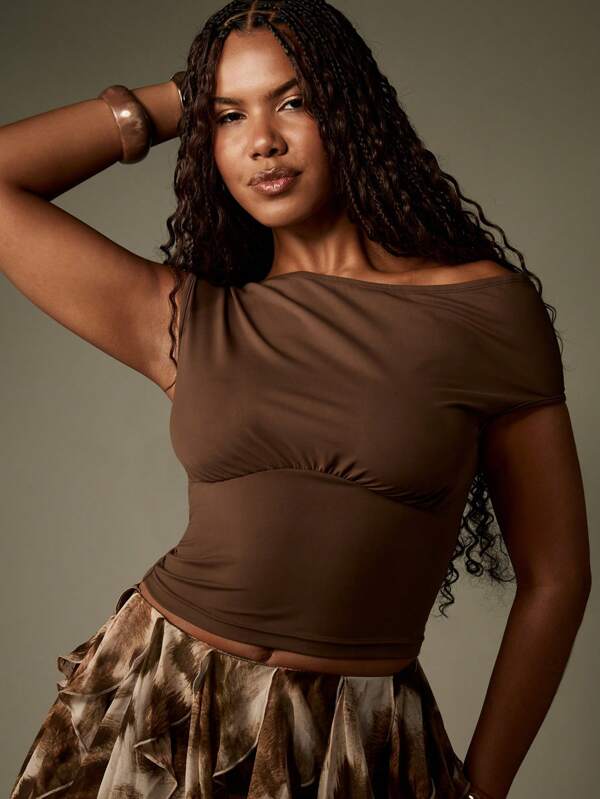 missguided MISSGUIDED Off Shoulder Asymmetric Neckline Form Fitting Crop Top
