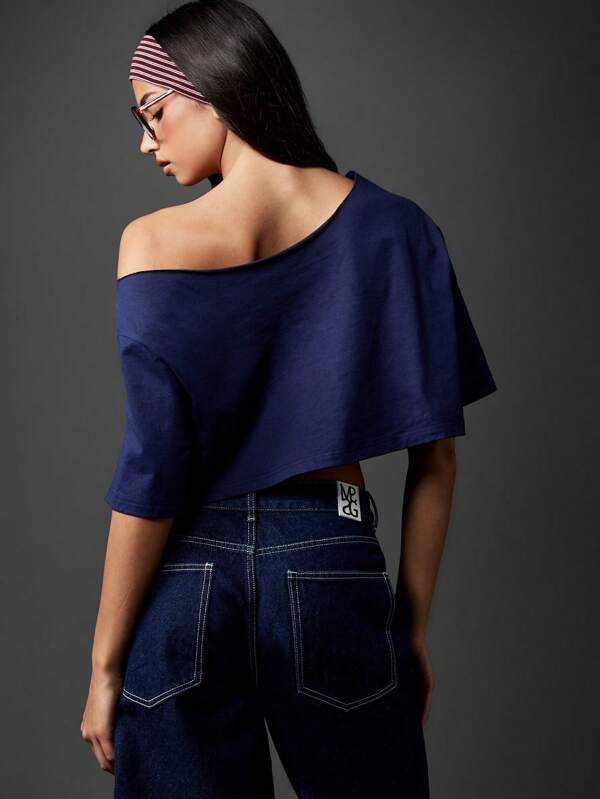 Missguided MISSGUIDED Off Shoulder Cropped Jersey T-Shirt With Varsity Number Print