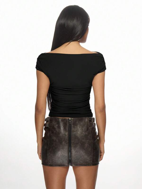 Missguided MISSGUIDED Off Shoulder Ruched Form-Fitting T-Shirt