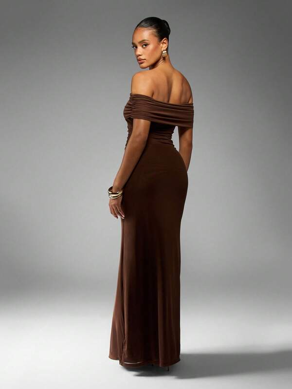 Missguided MISSGUIDED Off Shoulder Ruched Maxi Dress With Side Drape