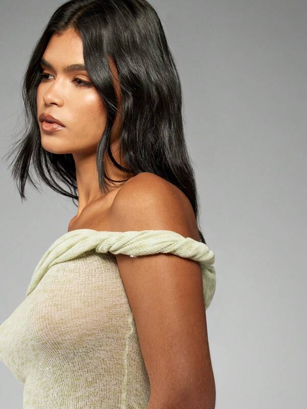 Missguided MISSGUIDED Off-Shoulder Twist Front Ribbed Knit Crop Top