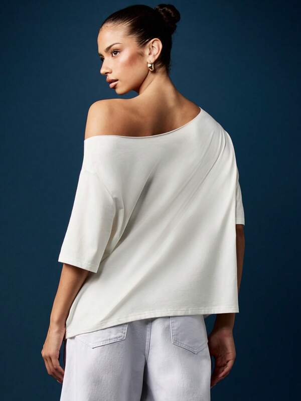 Missguided MISSGUIDED Off Shoulder Varsity Print T-Shirt With Loose Fit
