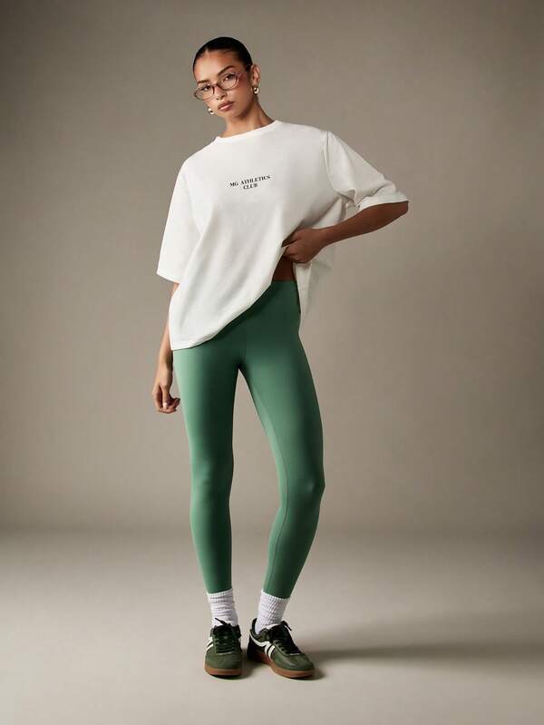 Missguided MISSGUIDED Oversized Athletics Club T-Shirt With Retro Graphics