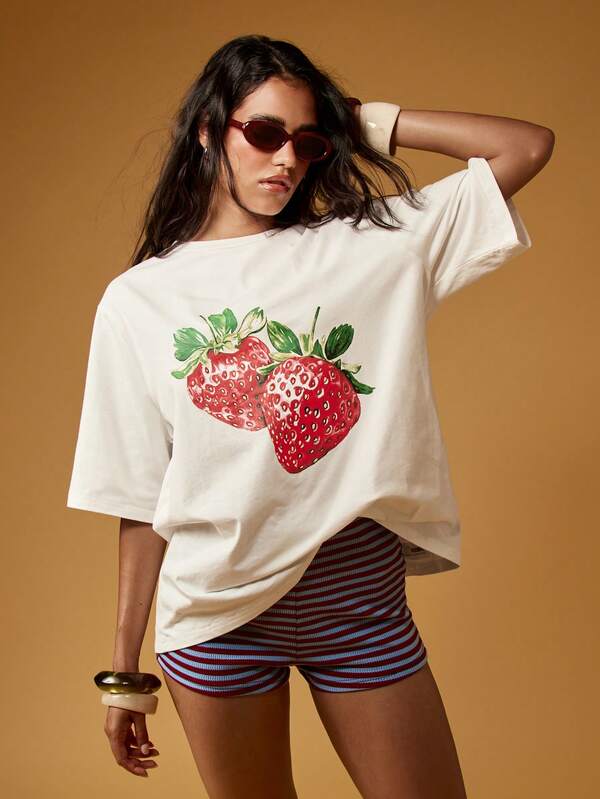 Missguided MISSGUIDED Oversized Cotton Strawberry Print Fruit Graphic T-Shirt