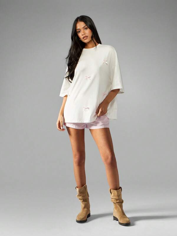 Missguided MISSGUIDED Oversized Cotton T-Shirt With Soft Stretch And Pink Bow Detail