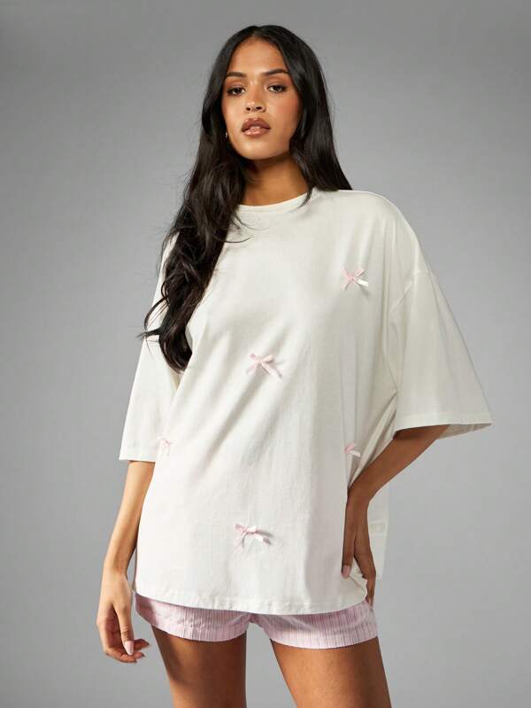 missguided MISSGUIDED Oversized Cotton T-Shirt With Soft Stretch And Pink Bow Detail