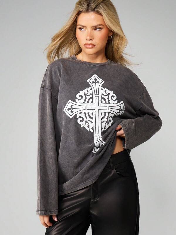 Missguided MISSGUIDED Oversized Long Sleeve Cross Graphic Tee