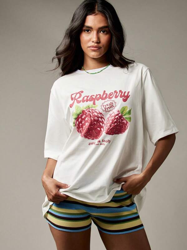 missguided MISSGUIDED Oversized Raspberry Print T-Shirt With Fresh Fruit Design