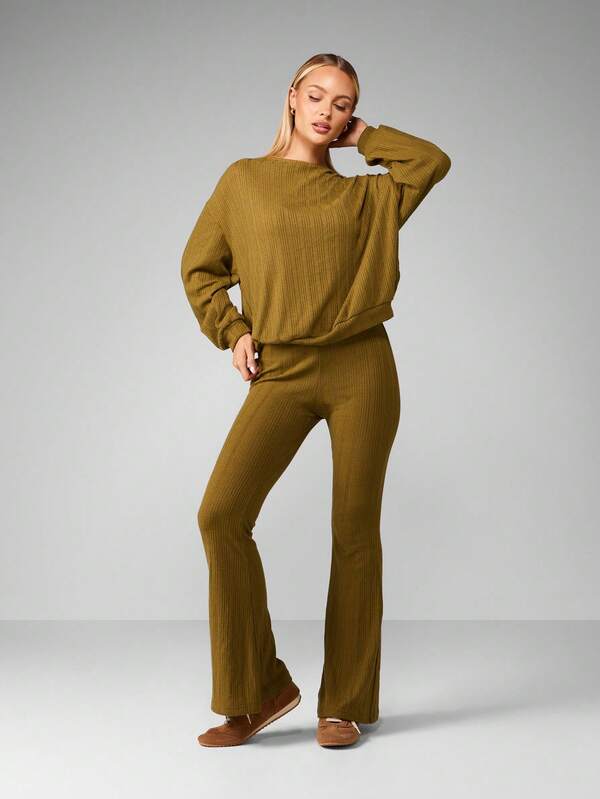 missguided MISSGUIDED Oversized Ribbed Knit Sweater And Flared Pants Set