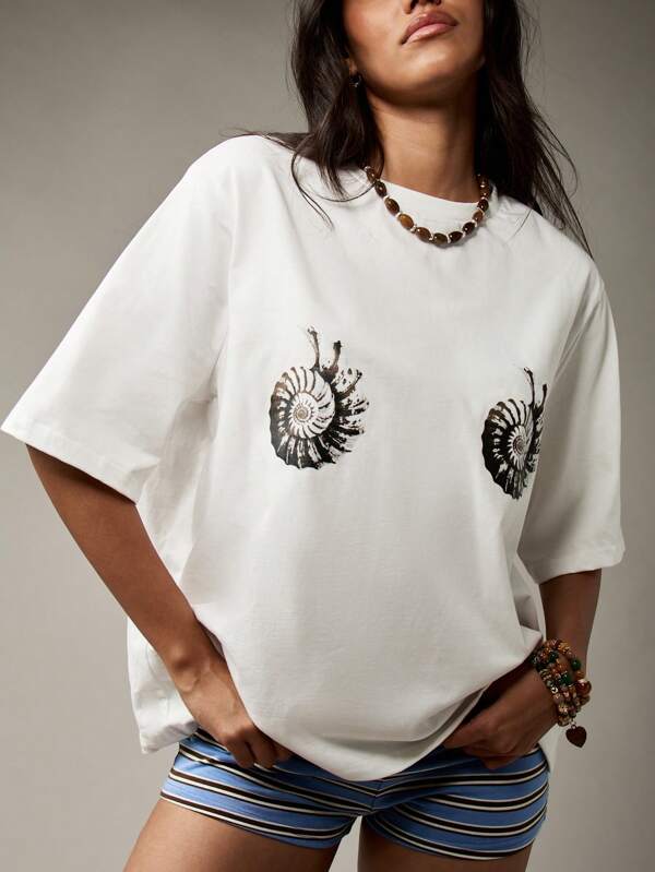 missguided MISSGUIDED Oversized Shell Print Graphic Ocean Theme T-Shirt