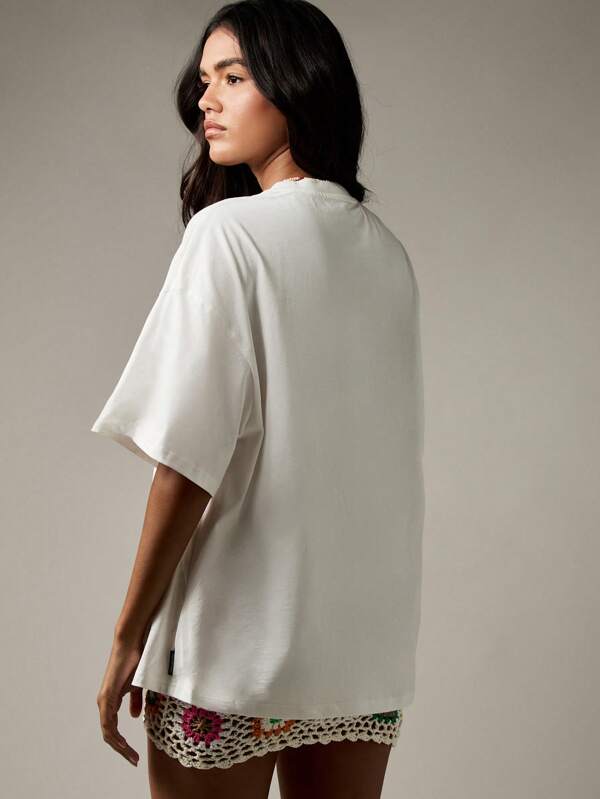 Missguided MISSGUIDED Oversized Sorrento Graphic T Shirt With Beaded Necklace