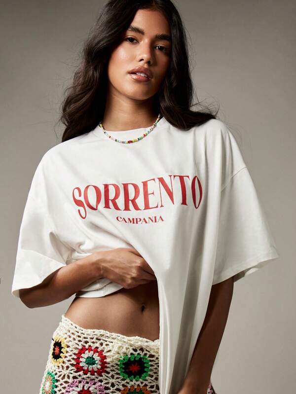 missguided MISSGUIDED Oversized Sorrento Graphic T Shirt With Beaded Necklace