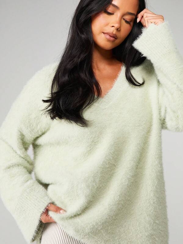 Missguided MISSGUIDED Oversized V Neck Fuzzy Knit Sweater