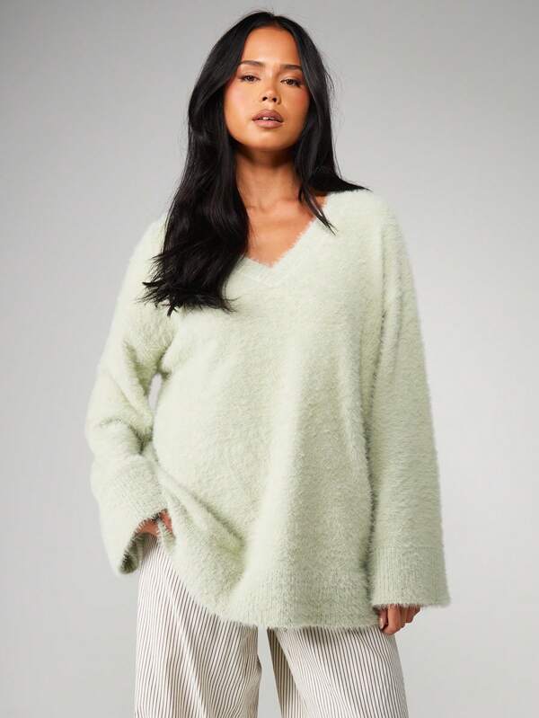 missguided MISSGUIDED Oversized V Neck Fuzzy Knit Sweater