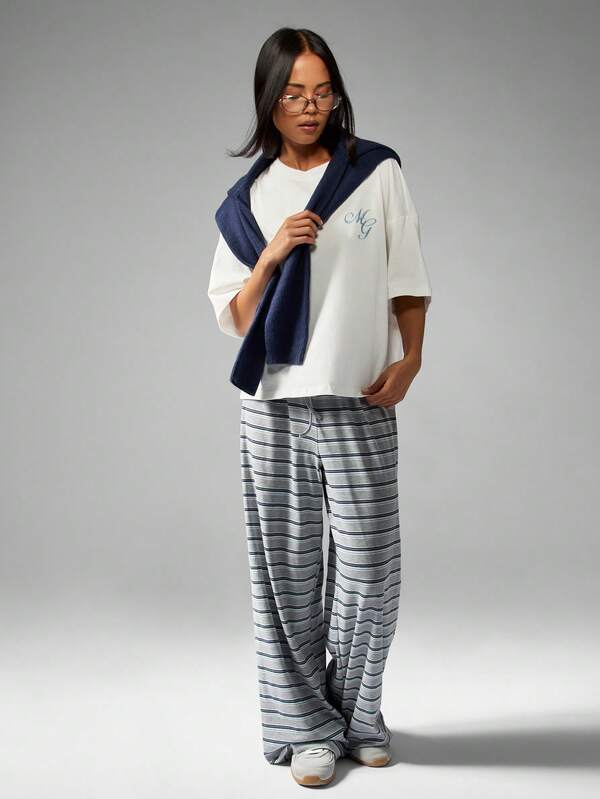 Missguided MISSGUIDED Oversized White T-Shirt With Blue Monogram Logo